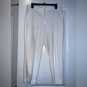 EXPRESS ANKLE
HIGH RISE PANT
10P
PETITE/TAILLE PETITE